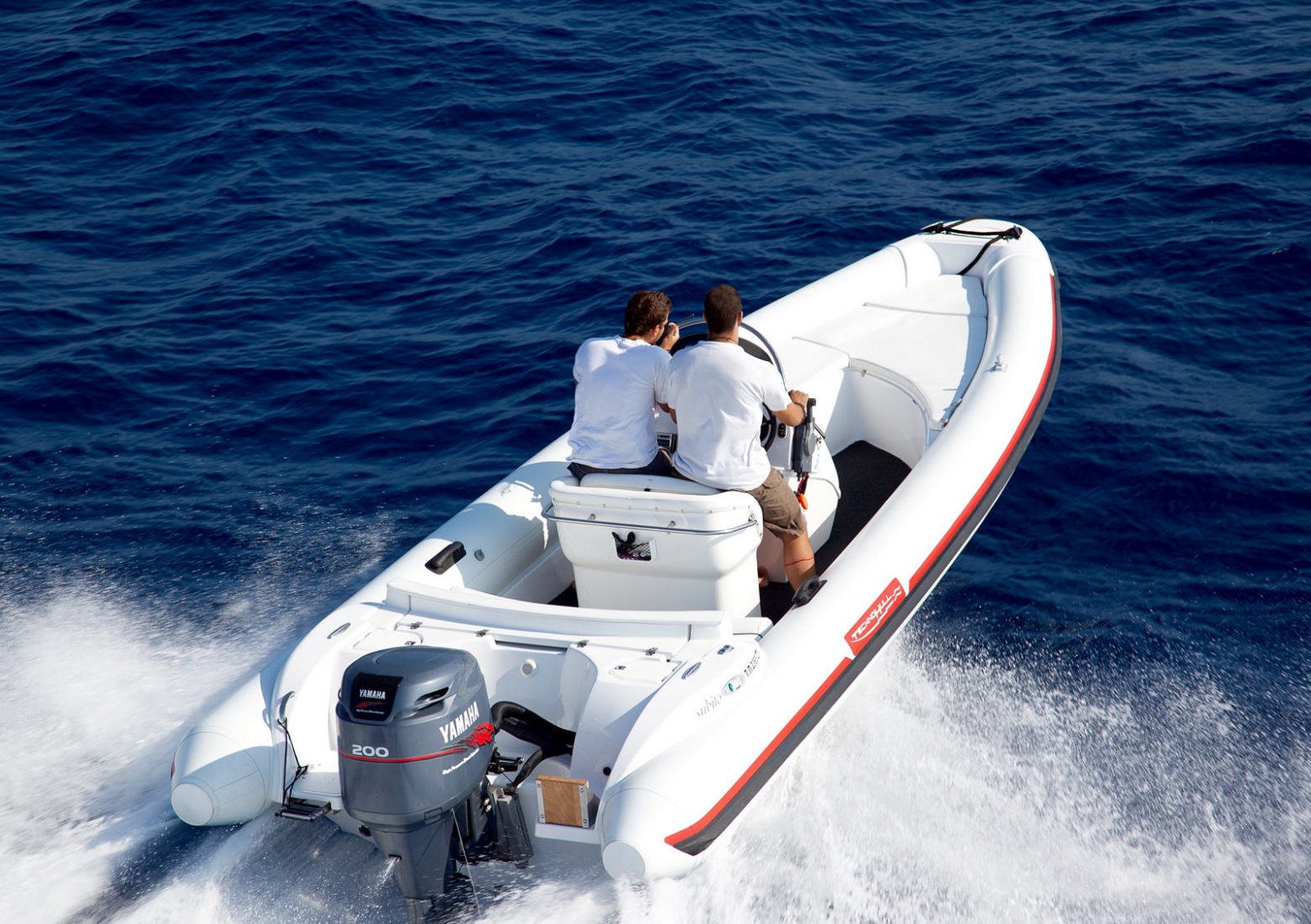 סירה חצי קשיחה TECHNOHULL SEADRUG 688 סטרים יאכטות - TECHNOHULL seaDRUG 688 - Stream Yachts 