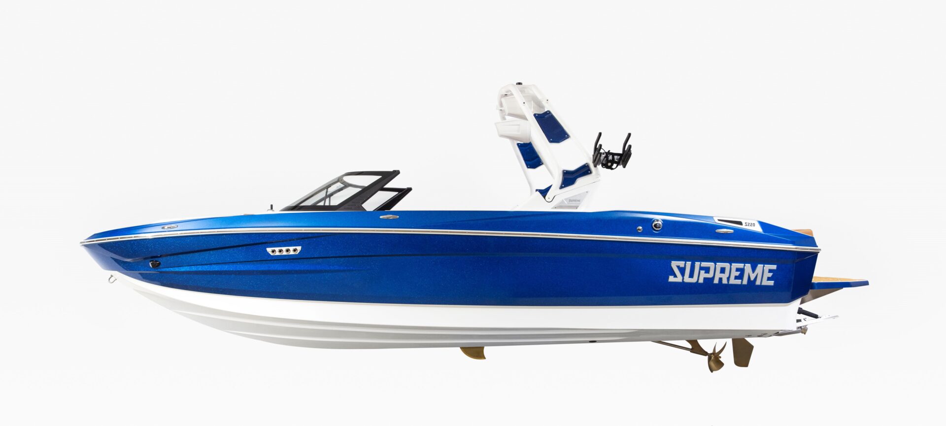 SUPREME S220 - Stream Yachts 