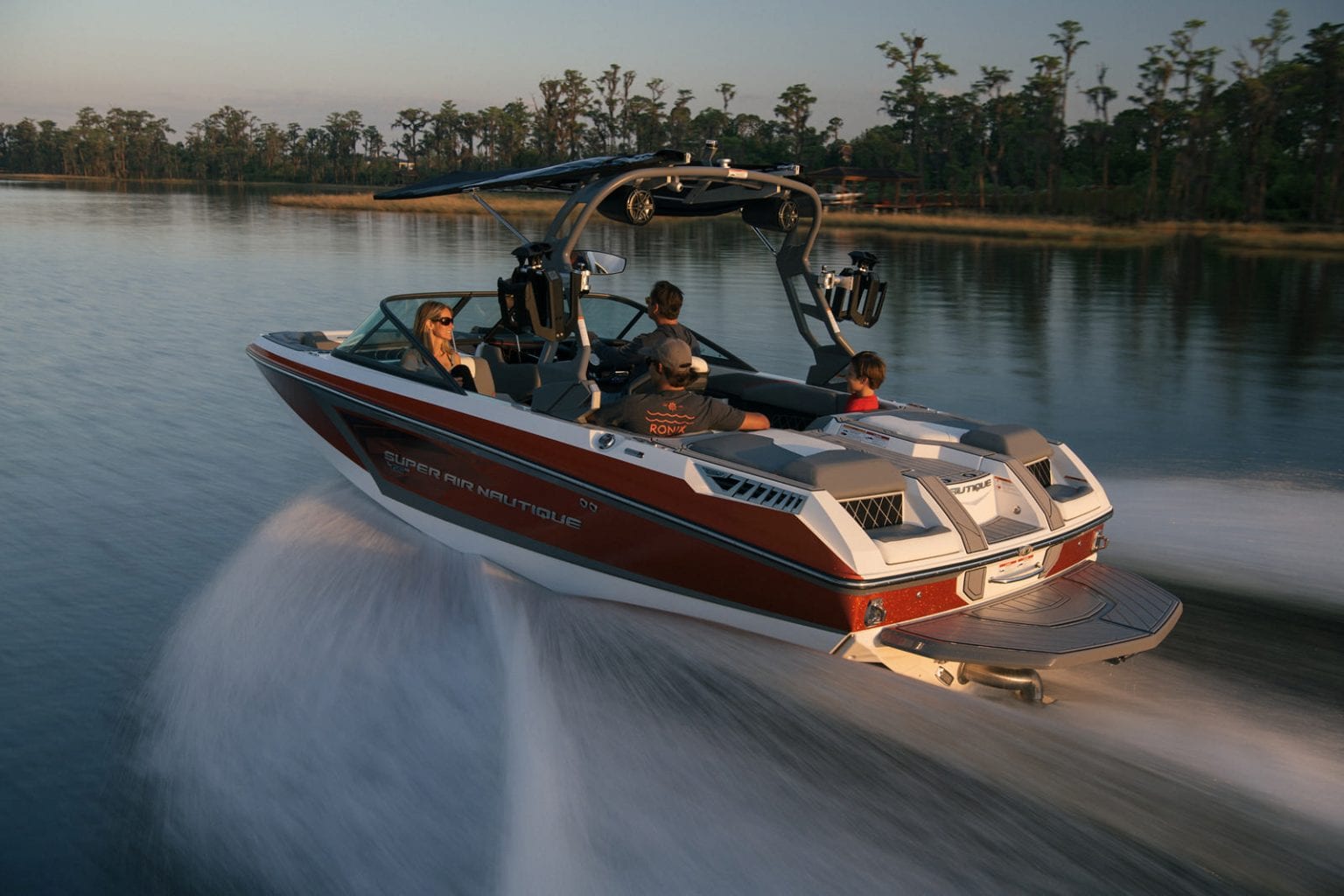 סירת ספורט וויקסרף וויקבורד וסקי NAUTIQUE GS20 - סירת ספורט וויקסרף וויקבורד וסקי NAUTIQUE GS20 - סטרים יאכטות