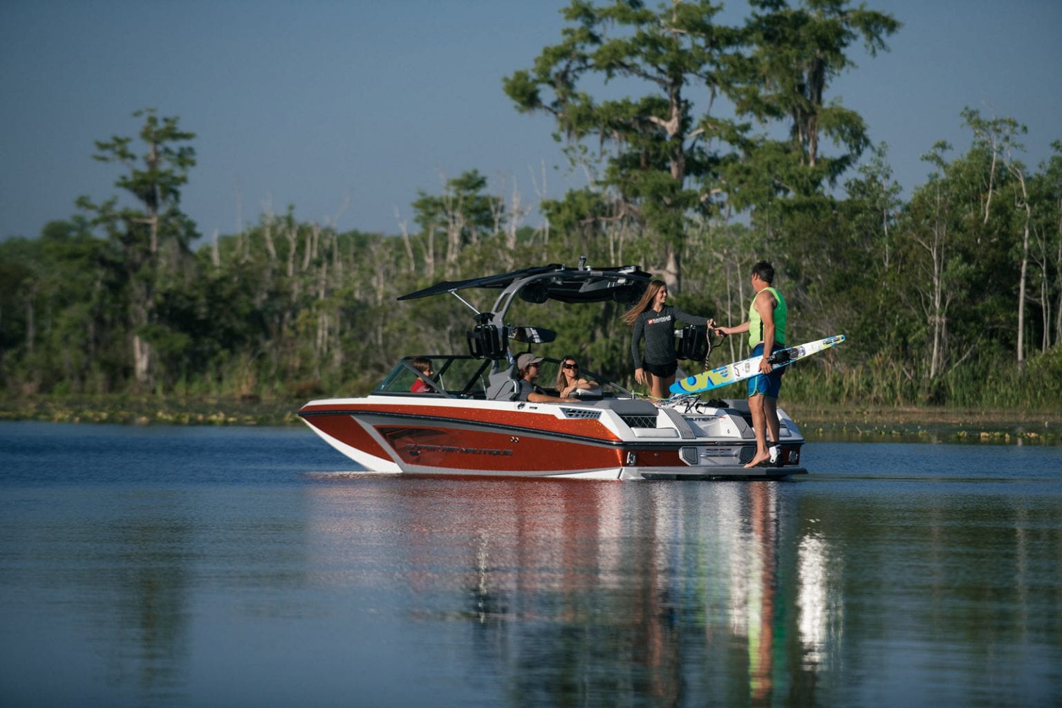 סירת ספורט וויקסרף וויקבורד וסקי NAUTIQUE GS20 - סירת ספורט וויקסרף וויקבורד וסקי NAUTIQUE GS20 - סטרים יאכטות
