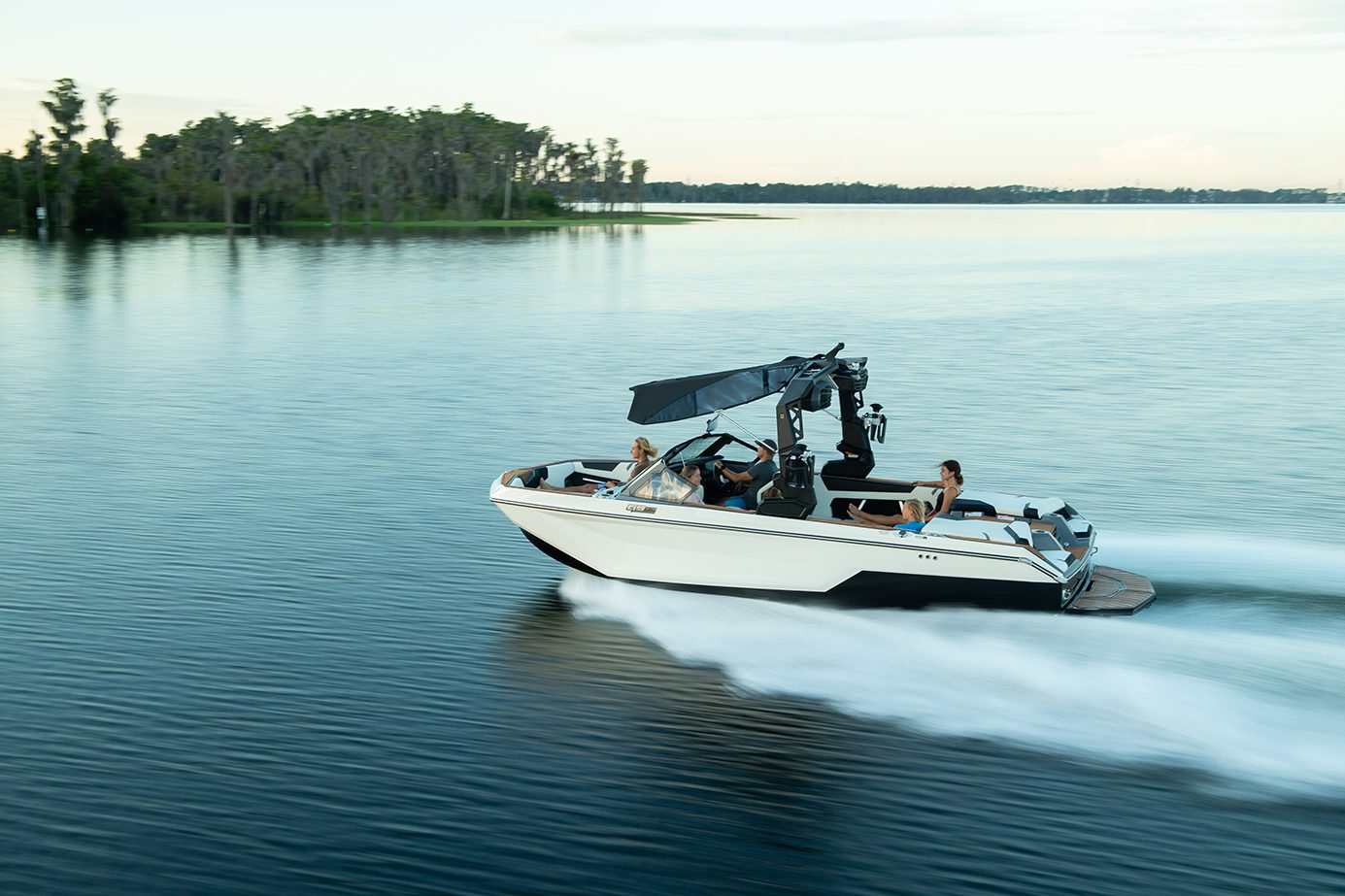 סירת ספורט וויקסרף וויקבורד וסקי NAUTIQUE GS22 - סטרים יאכטות