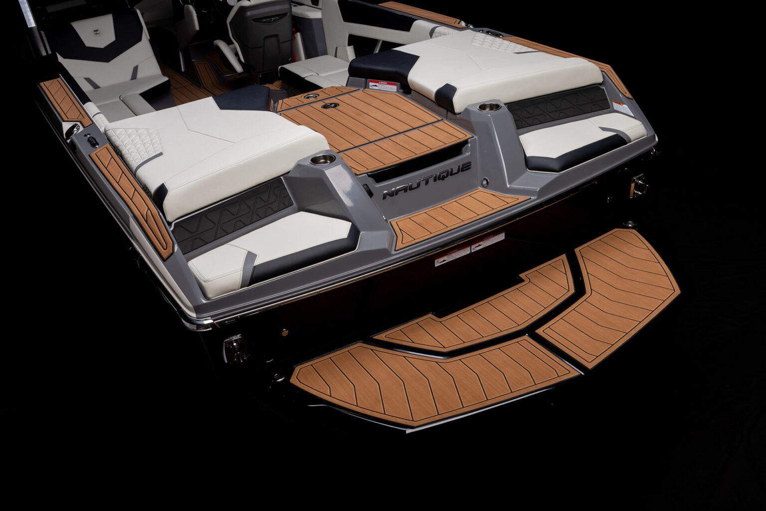 סירת ספורט וויקסרף וויקבורד וסקי NAUTIQUE GS22 - סטרים יאכטות 