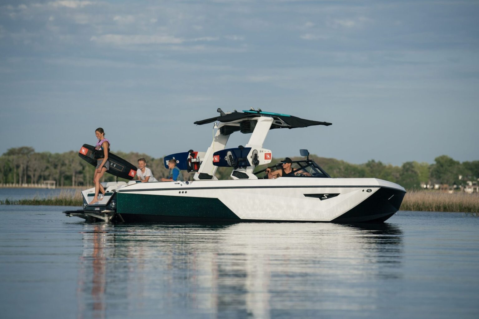 סירת וויקסרף/וויקבורד NAUTIQUE S25 - סטרים יאכטות 