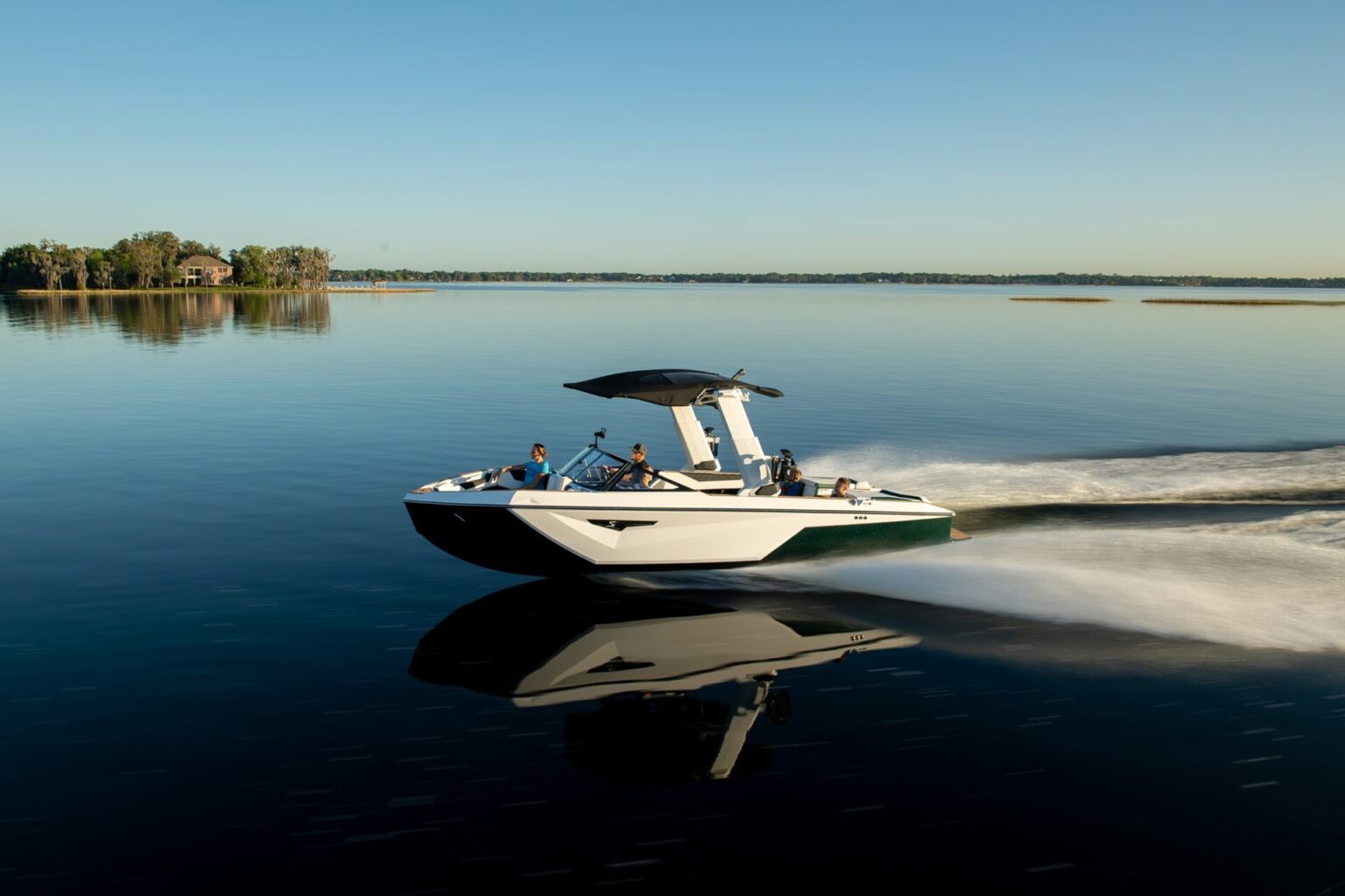 סירת וויקסרף/וויקבורד NAUTIQUE S25 - סטרים יאכטות 
