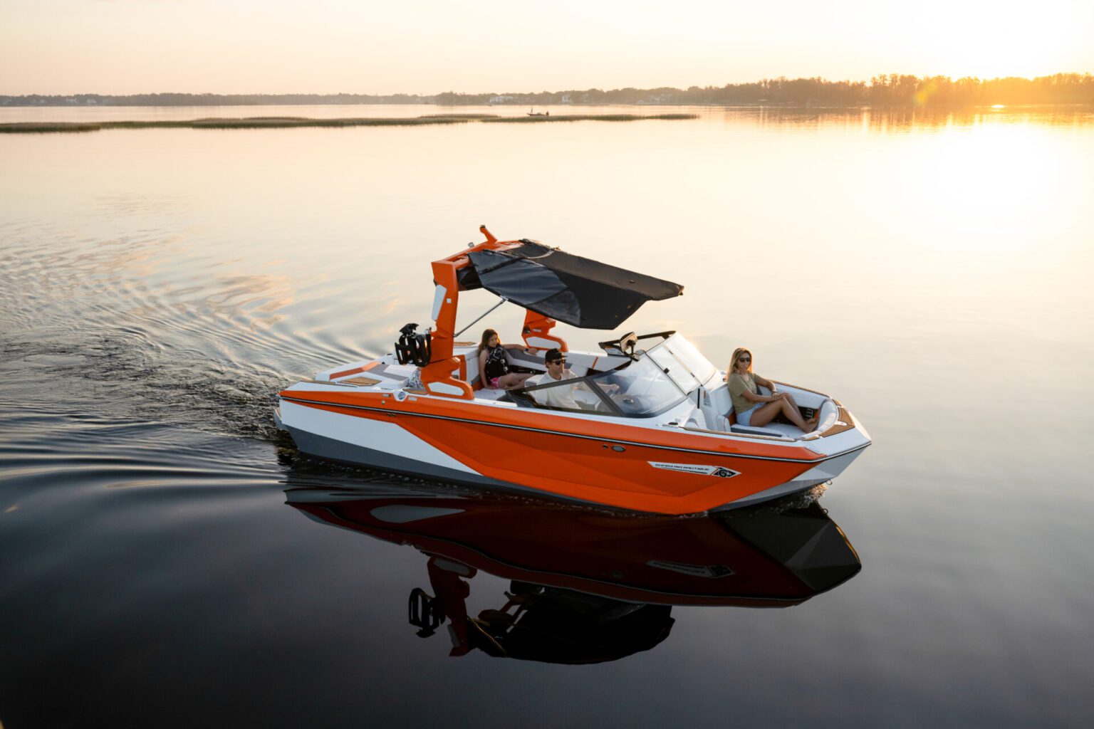 סירת וייקסרף/וייקבורד NAUTIQUE G21 - סטרים יאכטות 