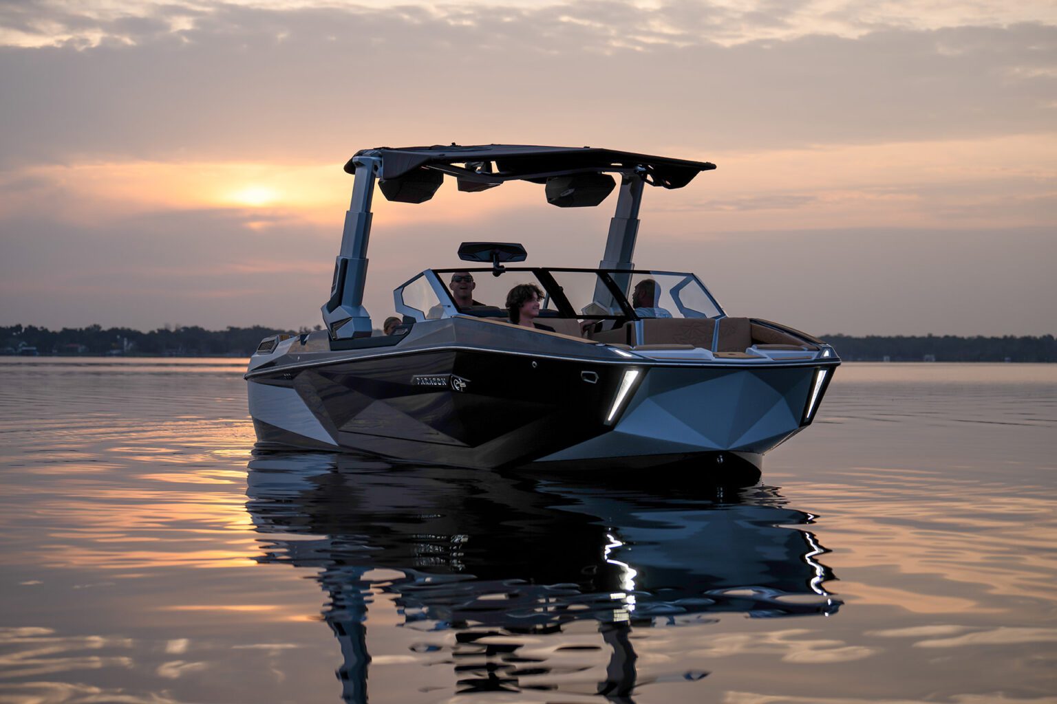 סירת וויקסרף/וויקבורד NAUTIQUE G25 PARAGON 2024 - סטרים יאכטות 