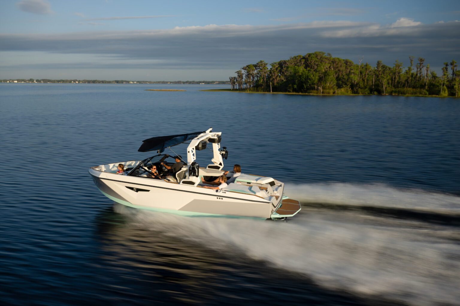 סירת וויקסרף/וויקבורד NAUTIQUE S23 2024 - סטרים יאכטות