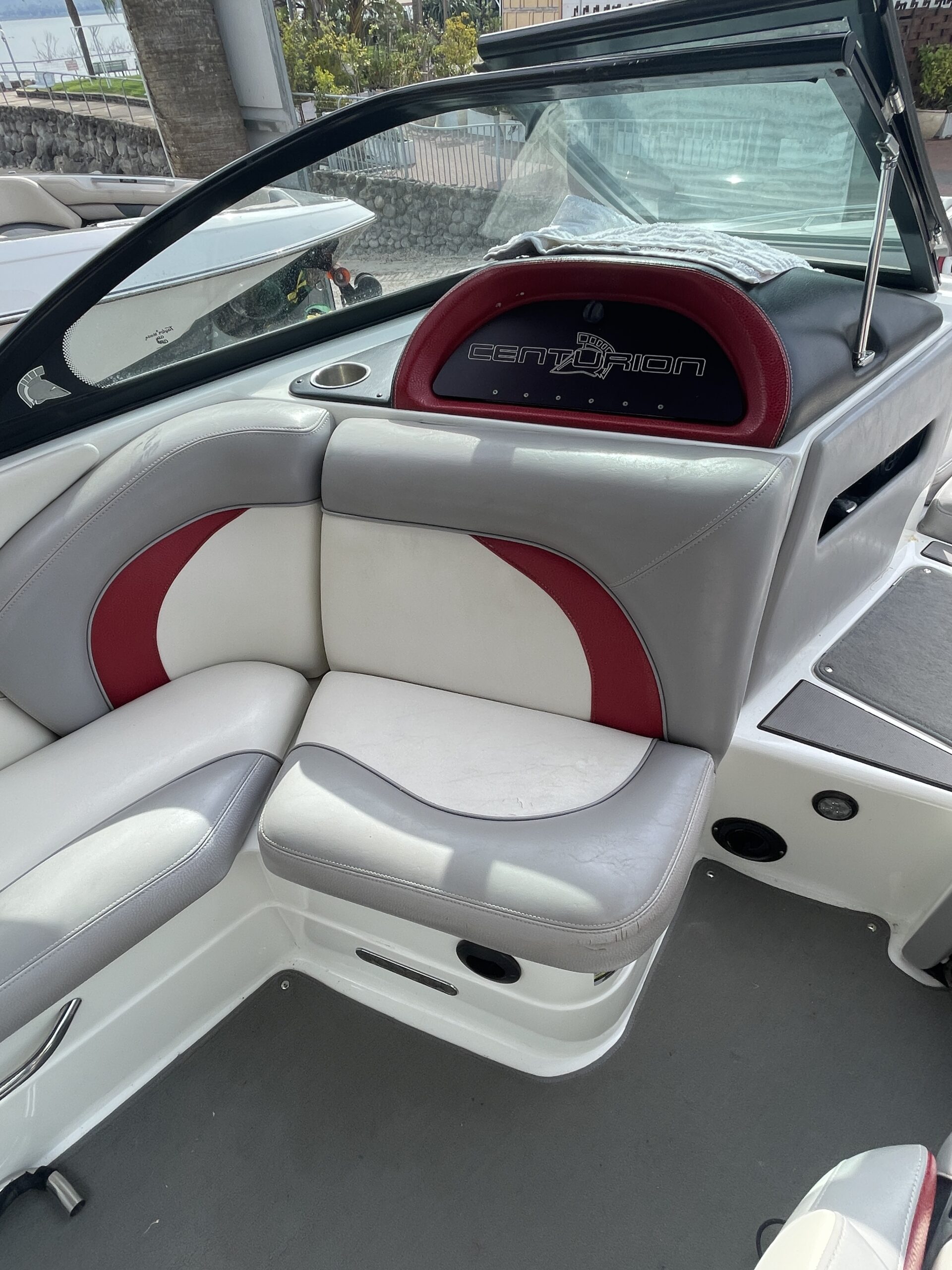 סירת ווייקסרף/ווייקבורד CENTURION ENZO 244 - סטרים יאכטות 