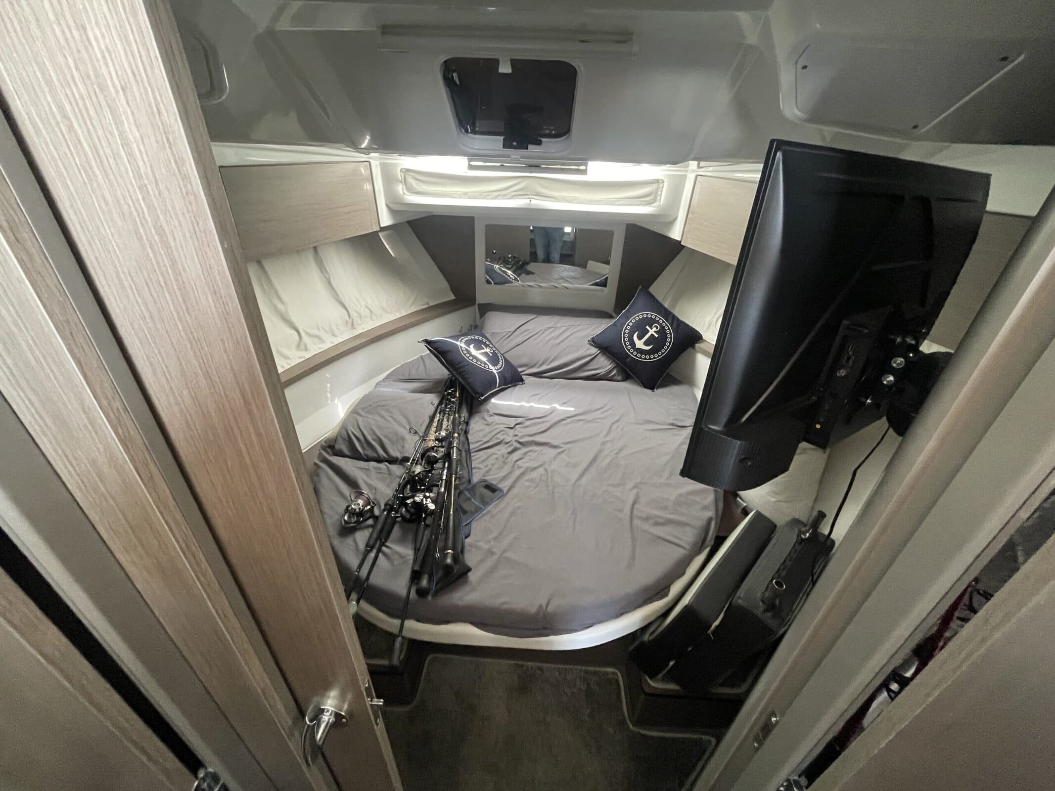 סירה יד שנייה כחדשה Jeanneau Merry Fisher 895 S2 2024 - סטרים יאכטות 