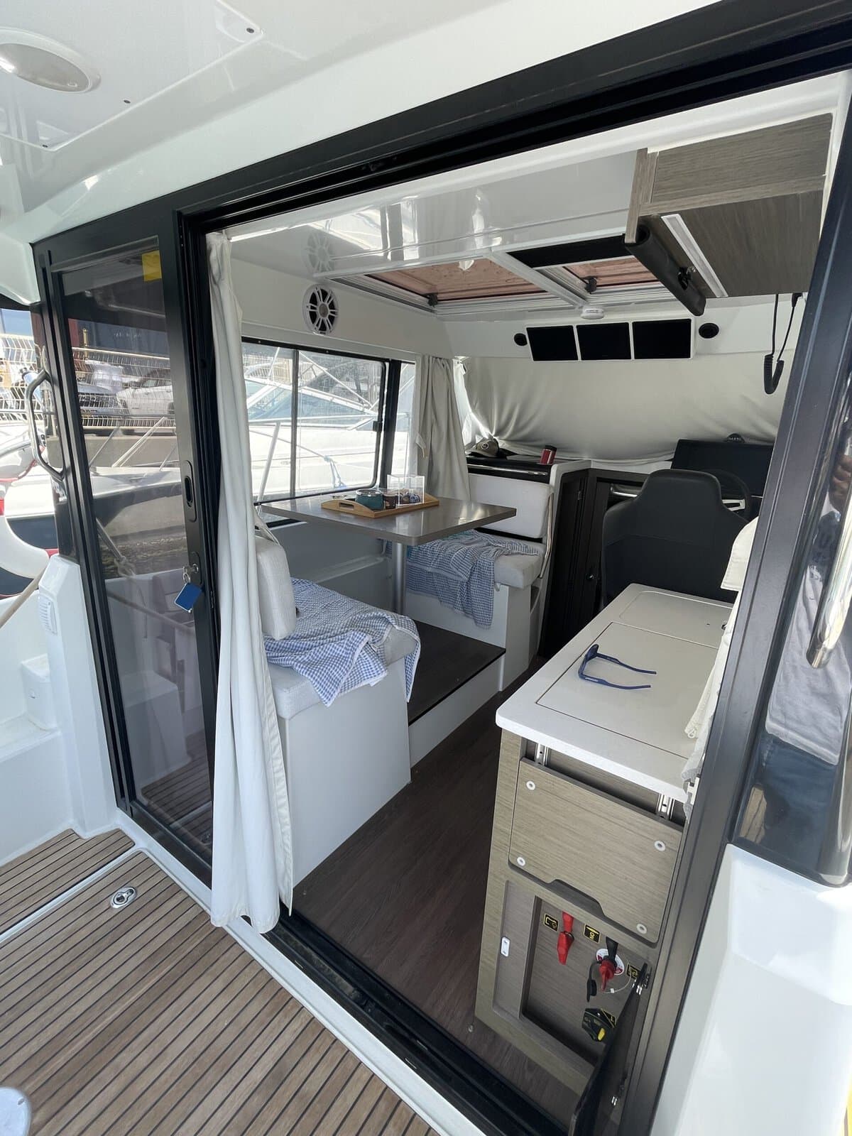 סירה יד שנייה כחדשה Jeanneau Merry Fisher 895 S2 2024 - סטרים יאכטות 