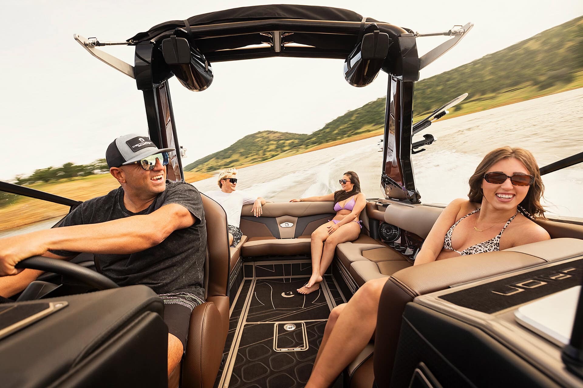 סירת ווייקסרף/ווייקבורד Centurion Fe22 חדש 2026 - סטרים יאכטות 