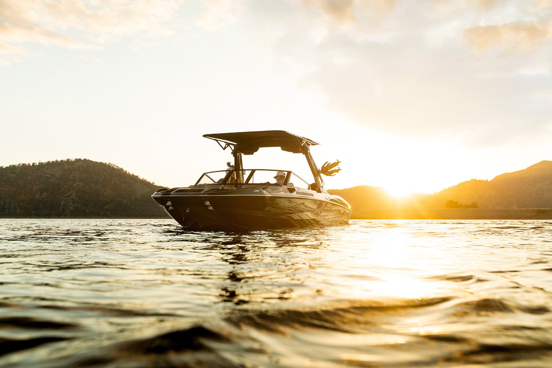 סירת ווייקסרף/ווייקבורד Centurion Fe25 חדש 2026 - סטרים יאכטות 