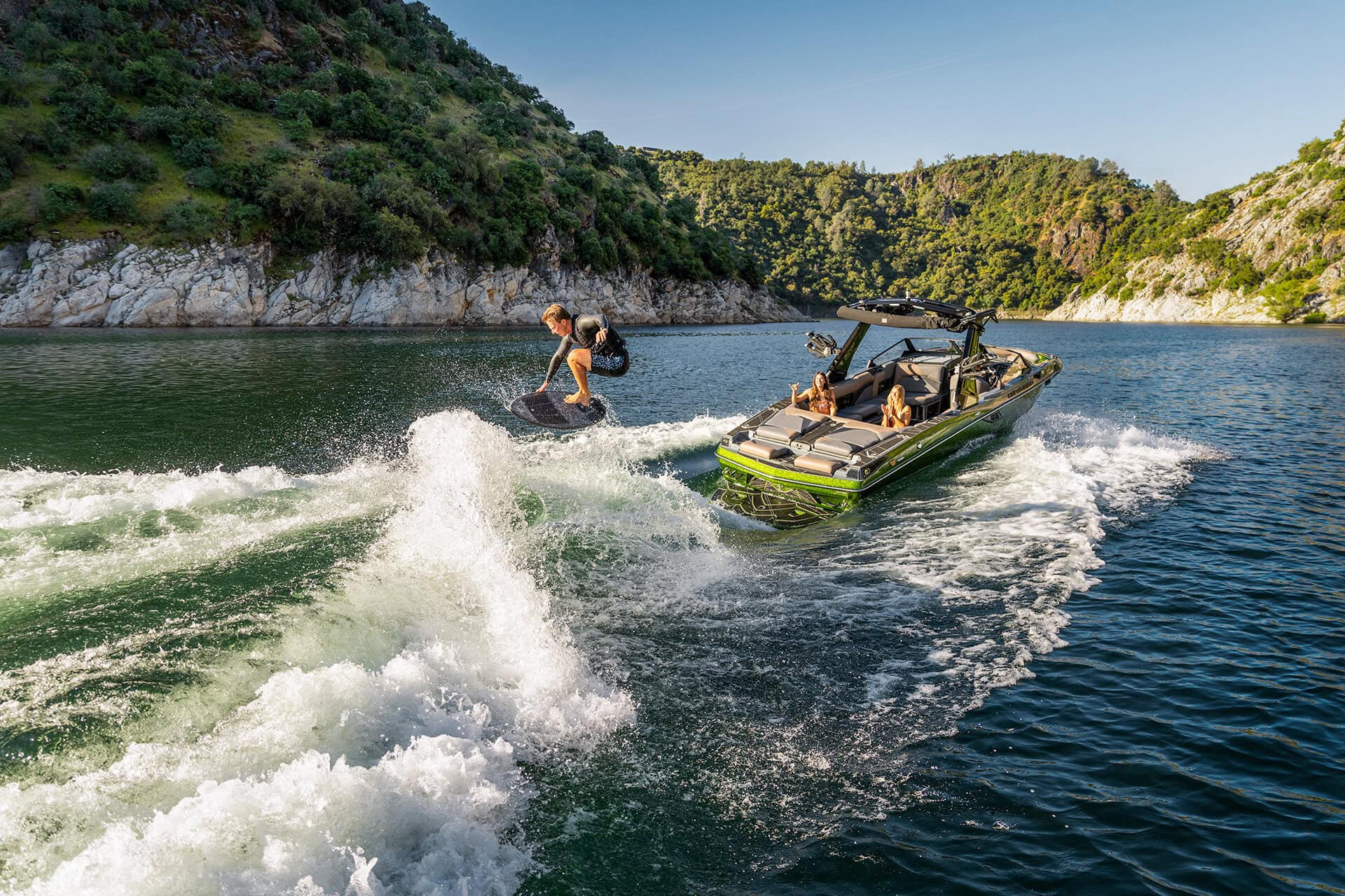 סירת ווייקסרף/ווייקבורד Centurion Fe25 חדש 2026 - סטרים יאכטות 