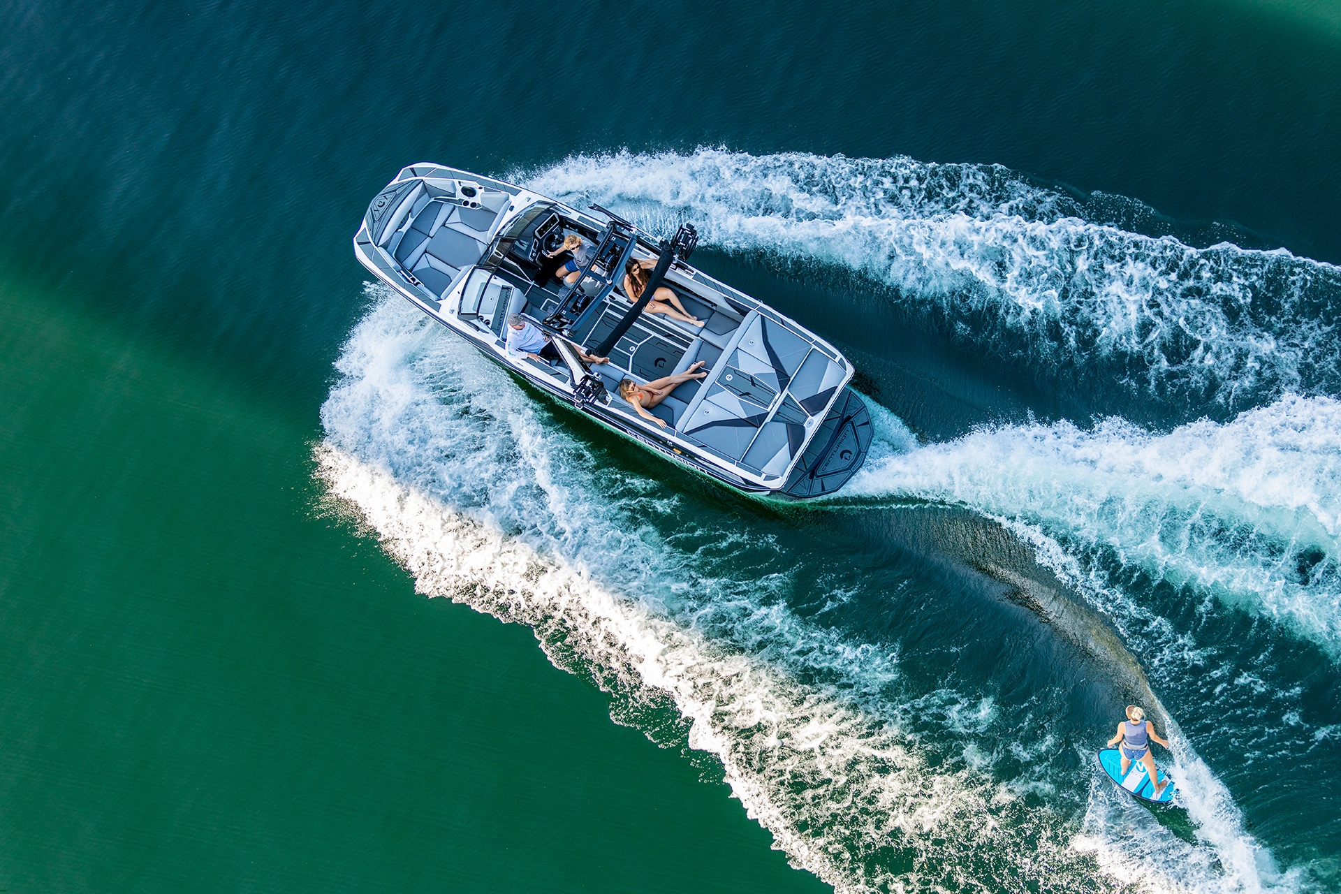 סירת ווייקסרף/ווייקבורד CENTURION NV234 חדש 2026 - סטרים יאכטות 