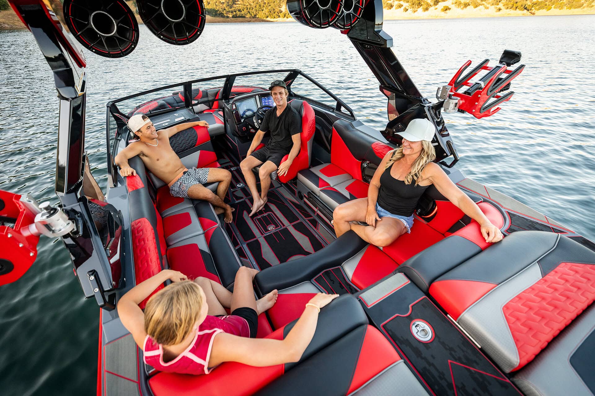 סירת ווייקסרף/ווייקבורד Centurion Ri230 חדש 2026 - סטרים יאכטות 