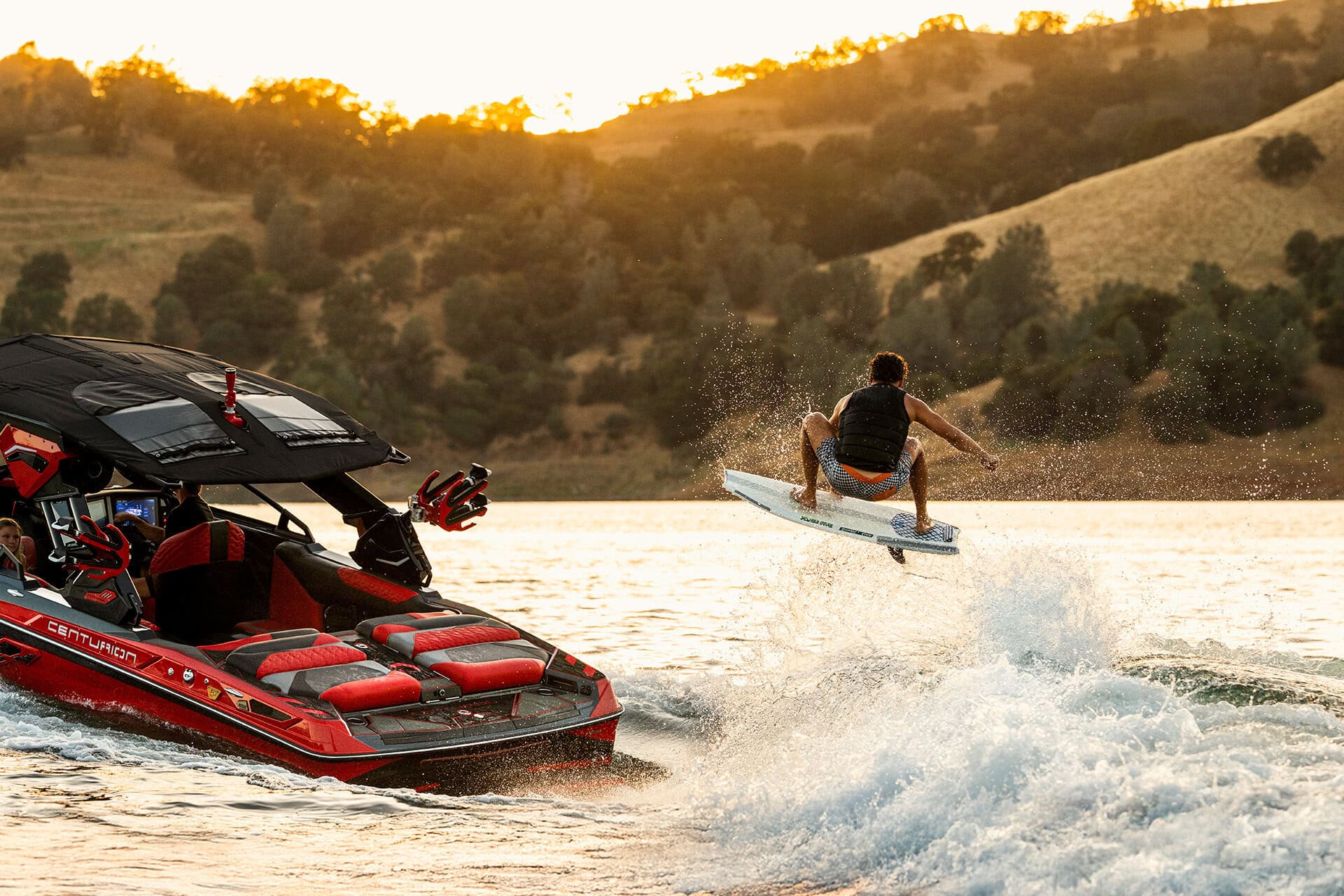 סירת ווייקסרף/ווייקבורד Centurion Ri230 חדש 2026 - סטרים יאכטות 