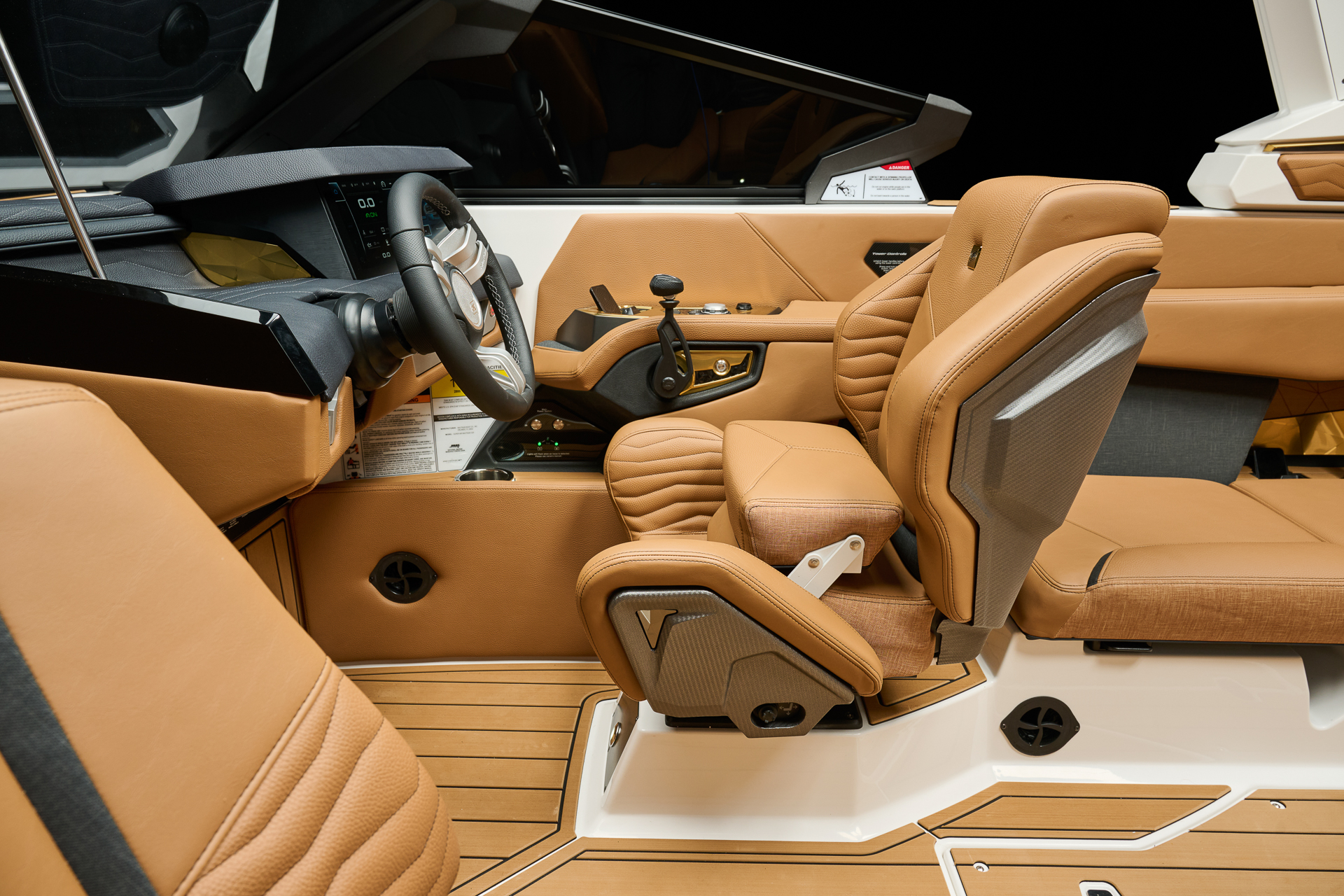 סירת וייקסרף/וייקבורד NAUTIQUE G25 2026 - סטרים יאכטות 