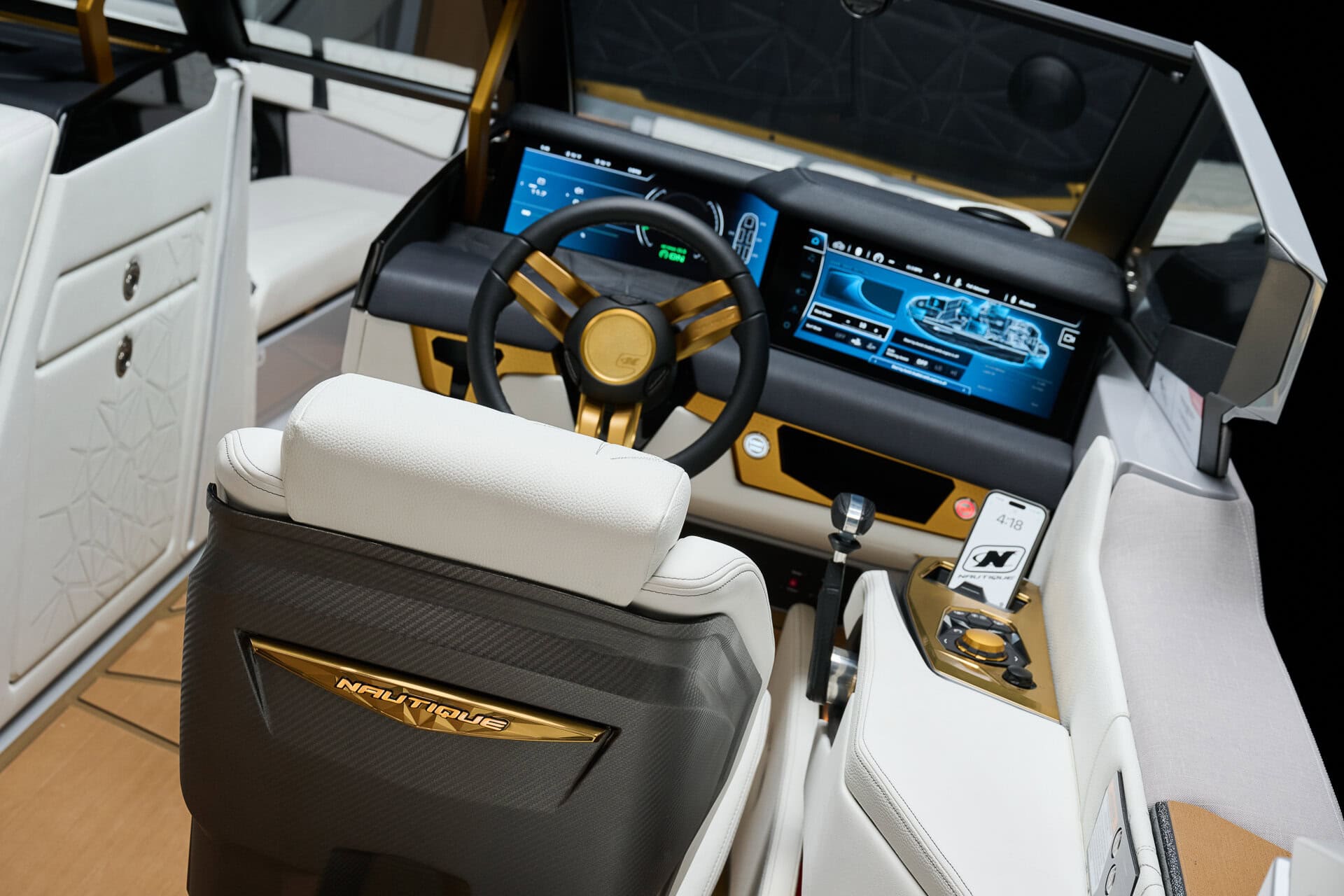 סירת וייקסרף/וייקבורד NAUTIQUE G25 PARAGON 2026 - סטרים יאכטות 