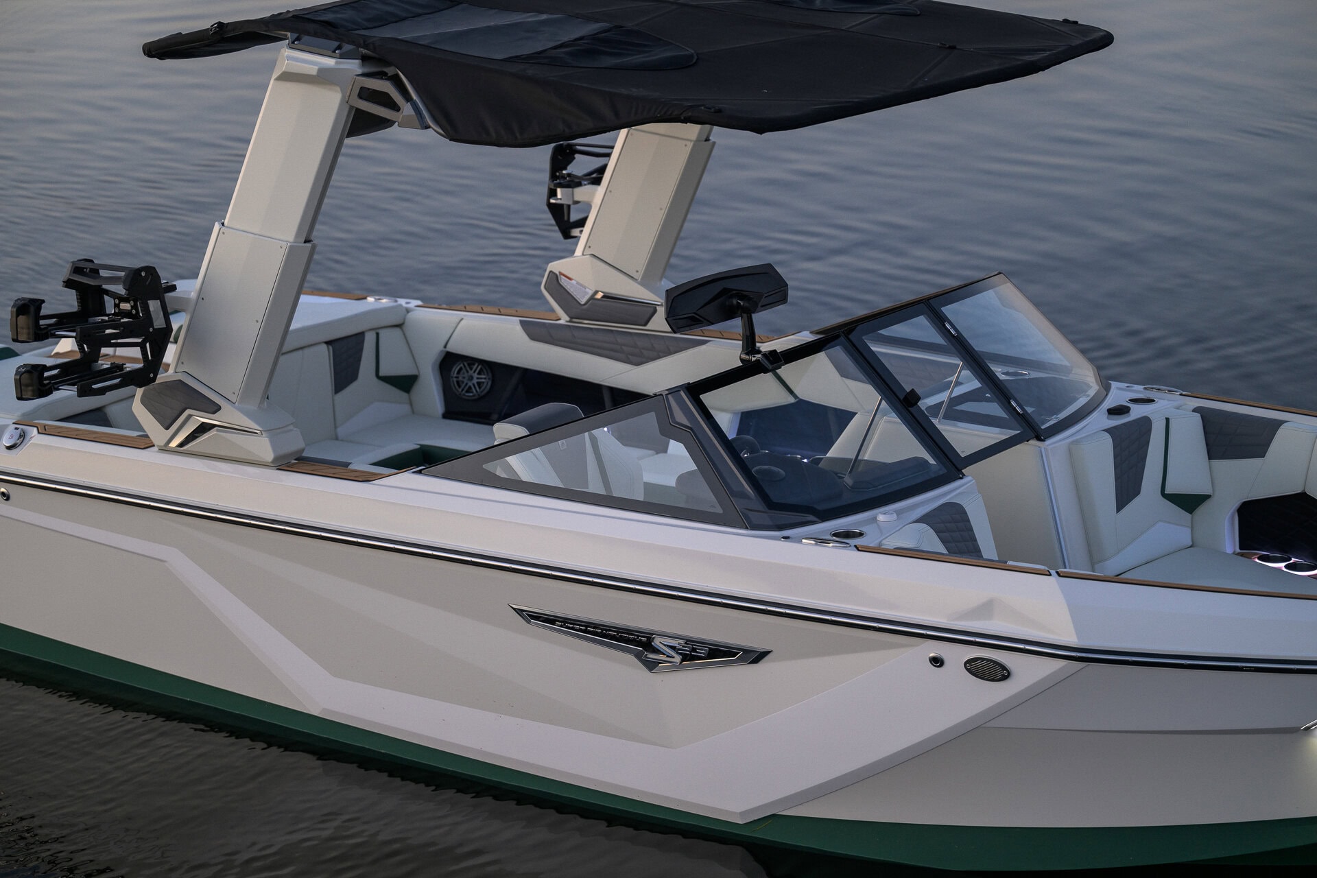 סירת וייקסרף/וייקבורד NAUTIQUE S23 2026 - סטרים יאכטות 