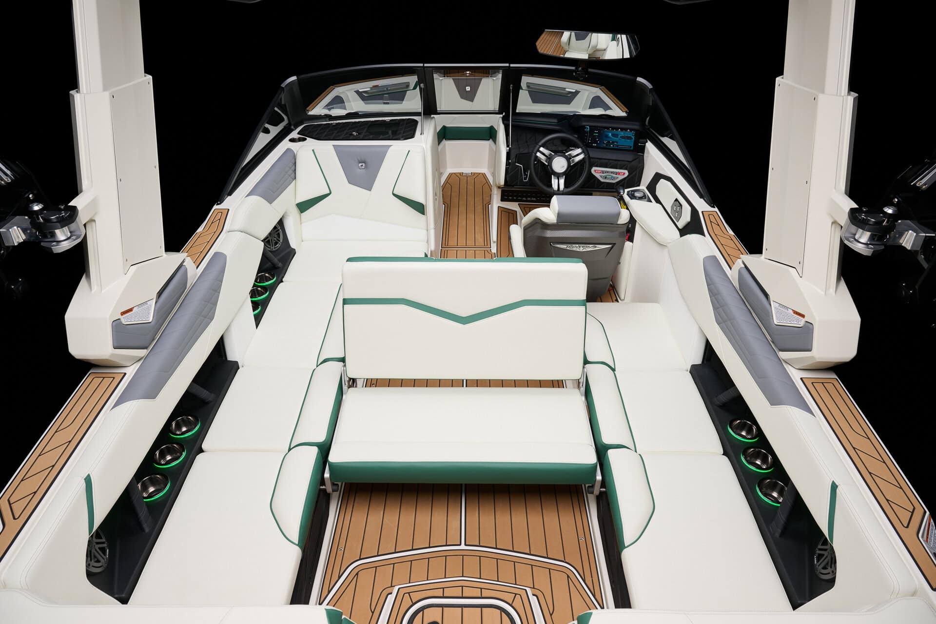 סירת וייקסרף/וייקבורד NAUTIQUE S23 2026 - סטרים יאכטות 