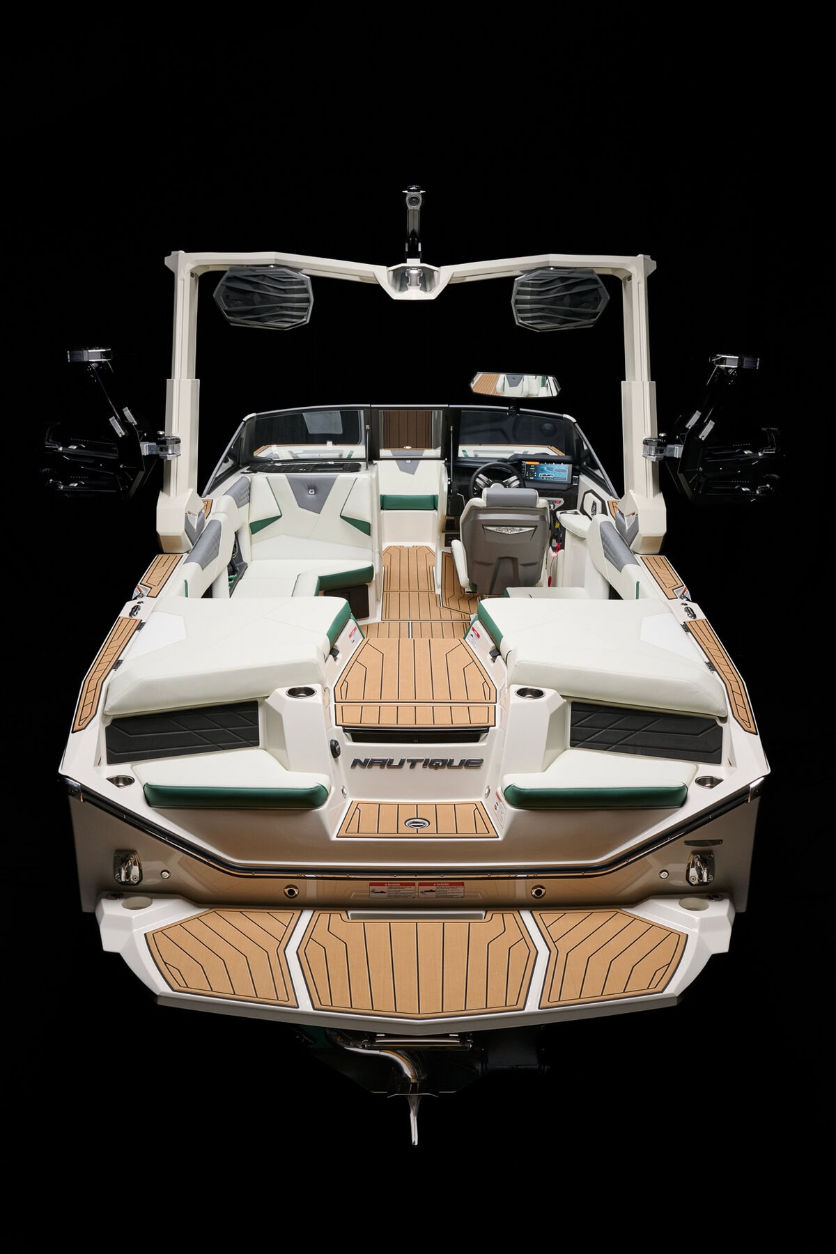 סירת וייקסרף/וייקבורד NAUTIQUE S23 2026 - סטרים יאכטות 