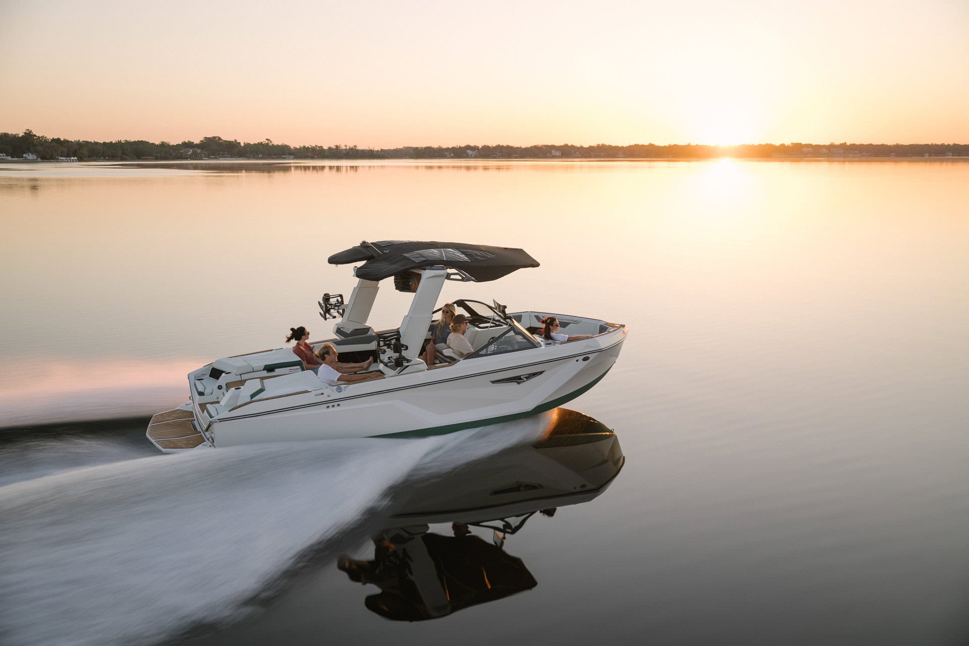 סירת וייקסרף/וייקבורד NAUTIQUE S23 2026 - סטרים יאכטות 