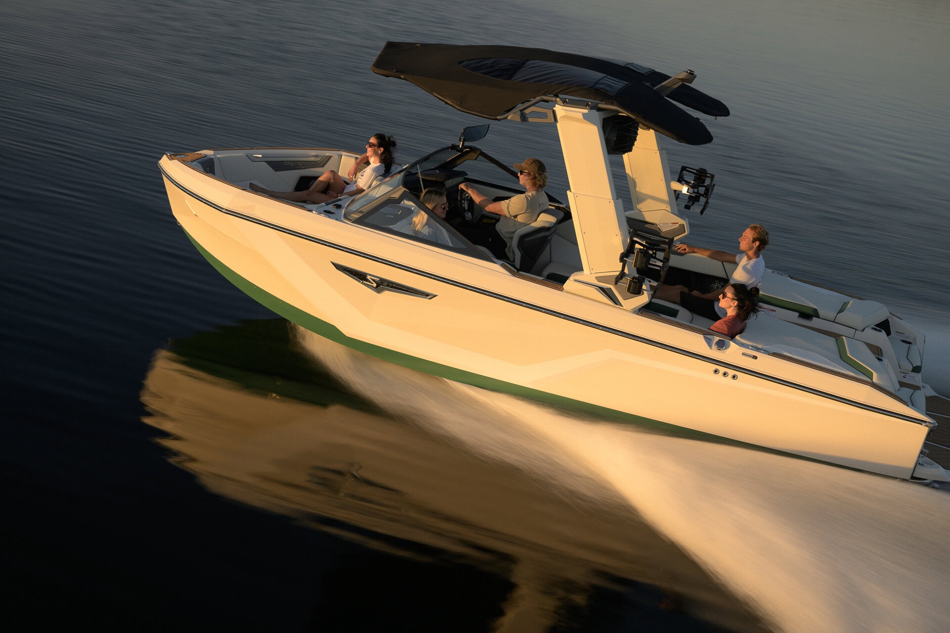 סירת וייקסרף/וייקבורד NAUTIQUE S23 2026 - סטרים יאכטות