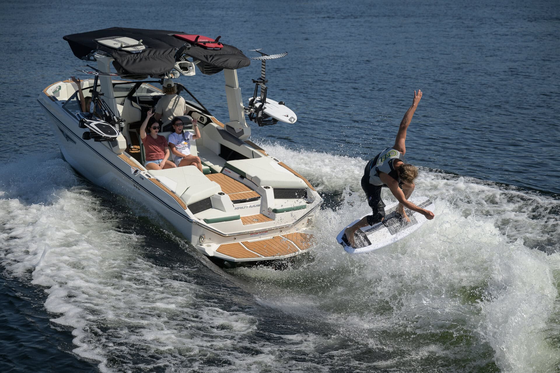 סירת וייקסרף/וייקבורד NAUTIQUE S23 2026 - סטרים יאכטות 