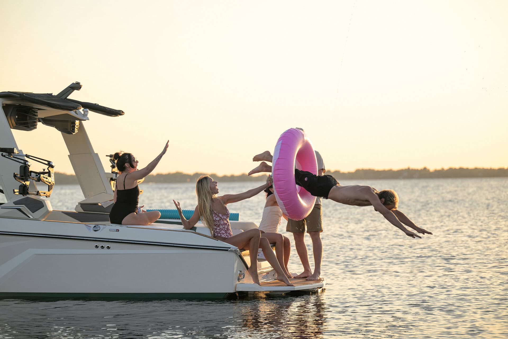 סירת וייקסרף/וייקבורד NAUTIQUE S23 2026 - סטרים יאכטות 