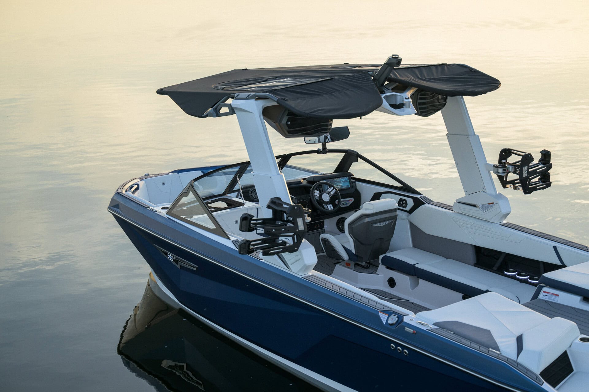 סירת וייקסרף/וייקבורד NAUTIQUE S25 2026 - סטרים יאכטות 