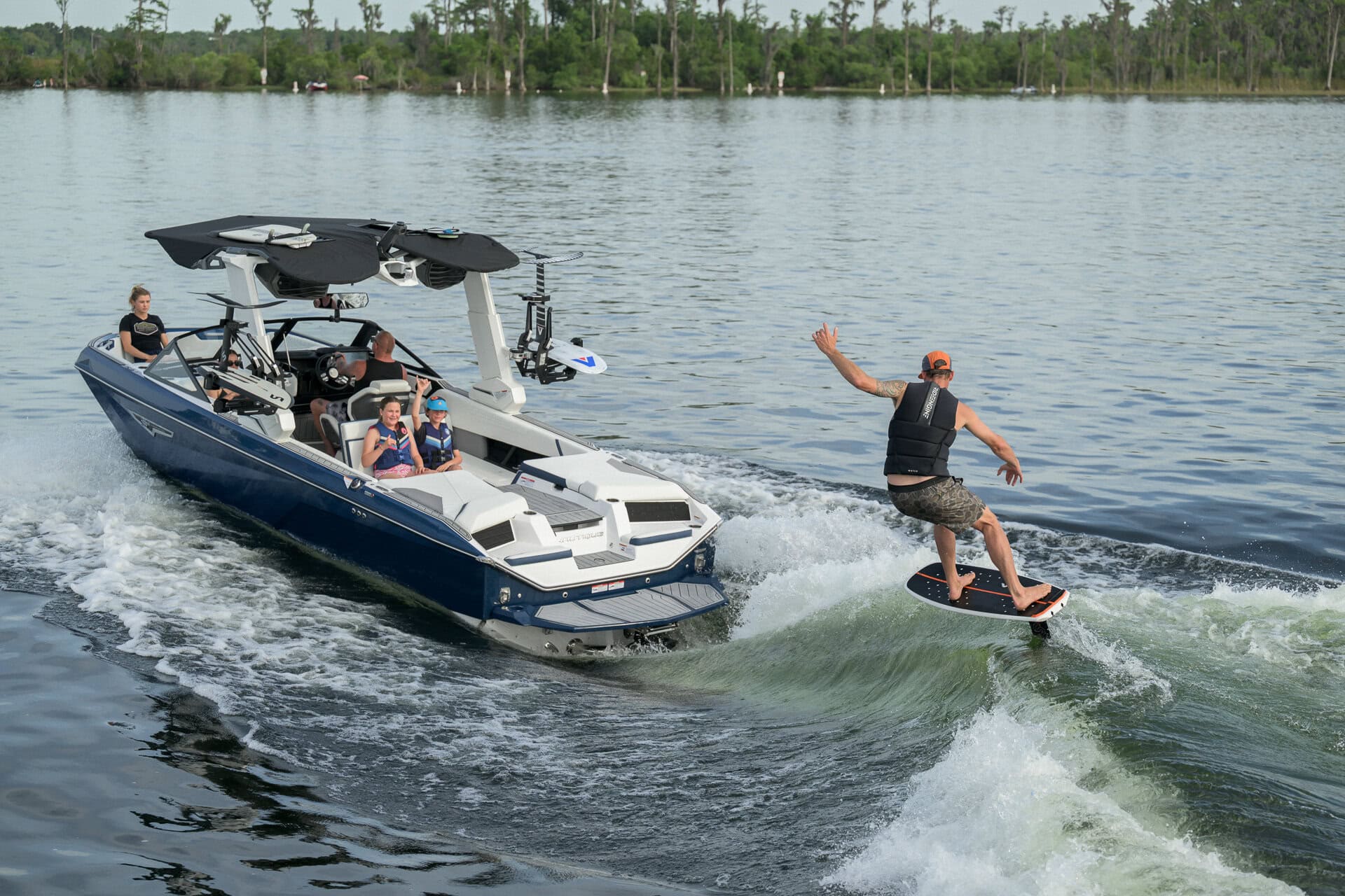 סירת וייקסרף/וייקבורד NAUTIQUE S25 2026 - סטרים יאכטות 