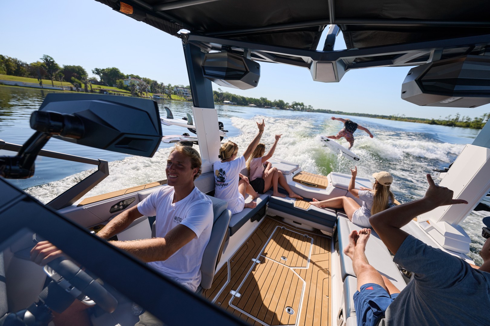 סירת וייקסרף/וייקבורד NAUTIQUE S25 2027 - סטרים יאכטות 