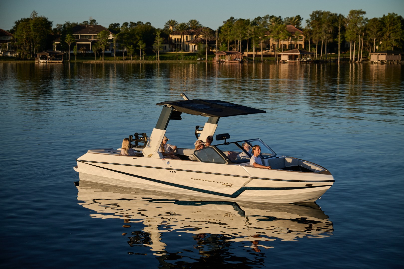 סירת וייקסרף/וייקבורד NAUTIQUE S25 2027 - סטרים יאכטות 