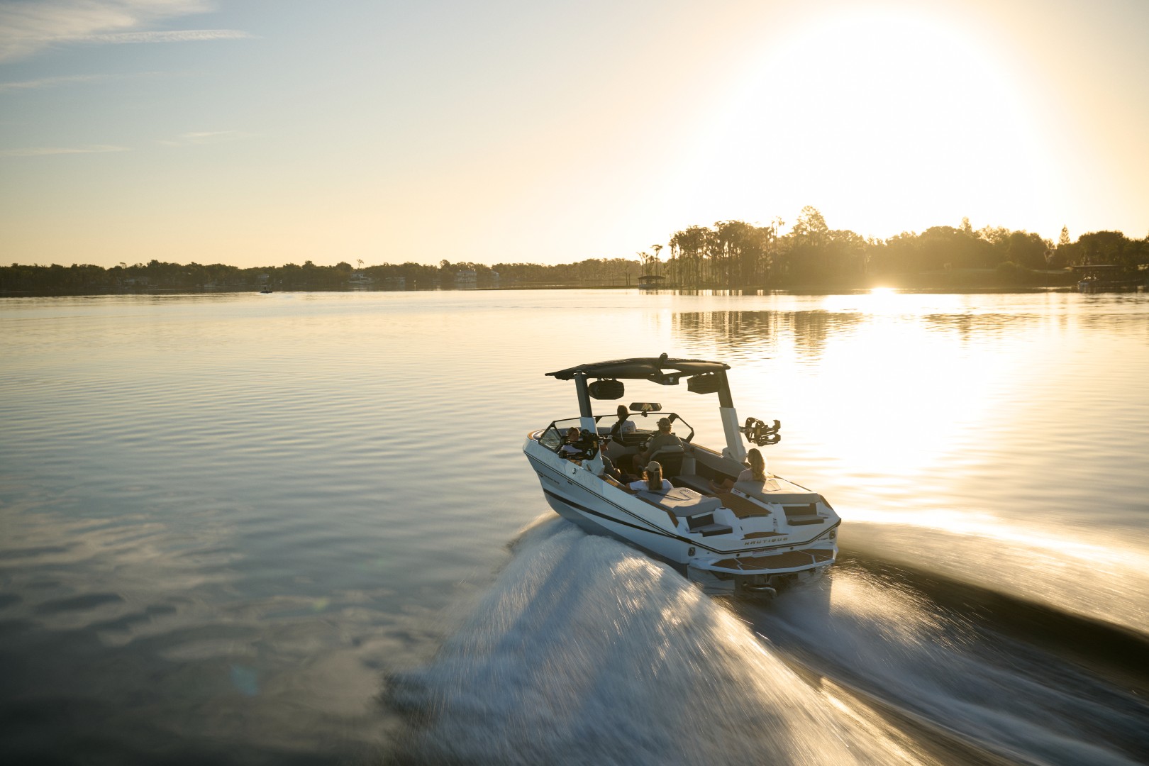סירת וייקסרף/וייקבורד NAUTIQUE S25 2027 - סטרים יאכטות 