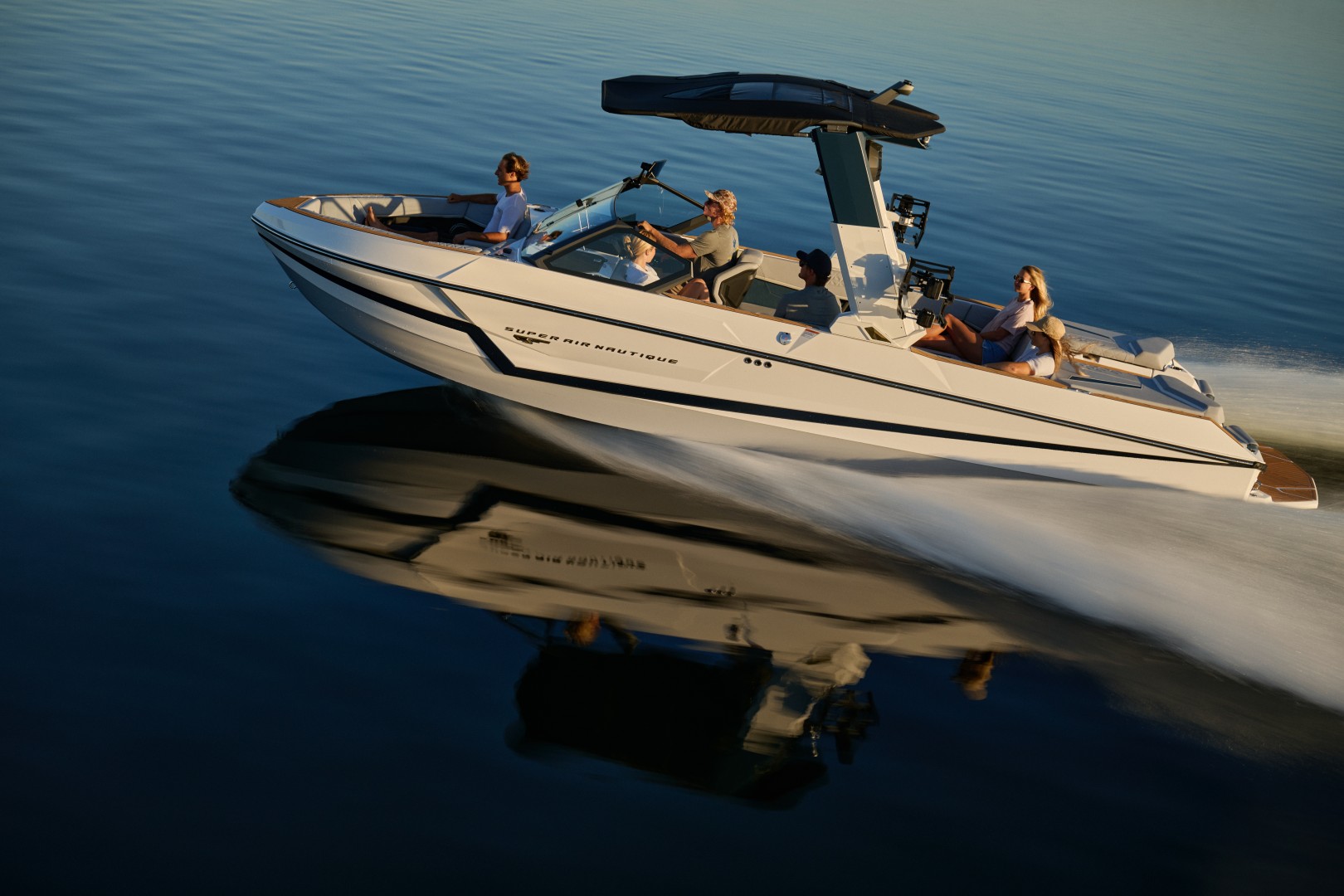 סירת וייקסרף/וייקבורד NAUTIQUE S25 2027 - סטרים יאכטות 