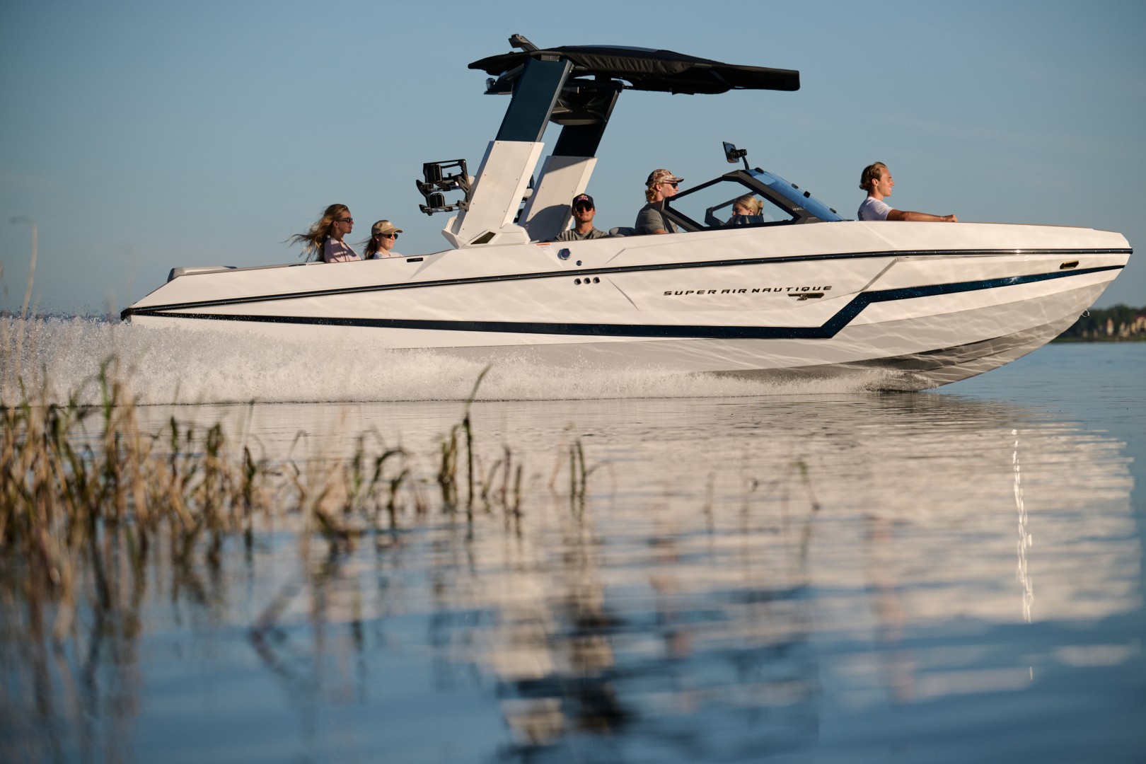 סירת וייקסרף/וייקבורד NAUTIQUE S25 2027 - סטרים יאכטות 