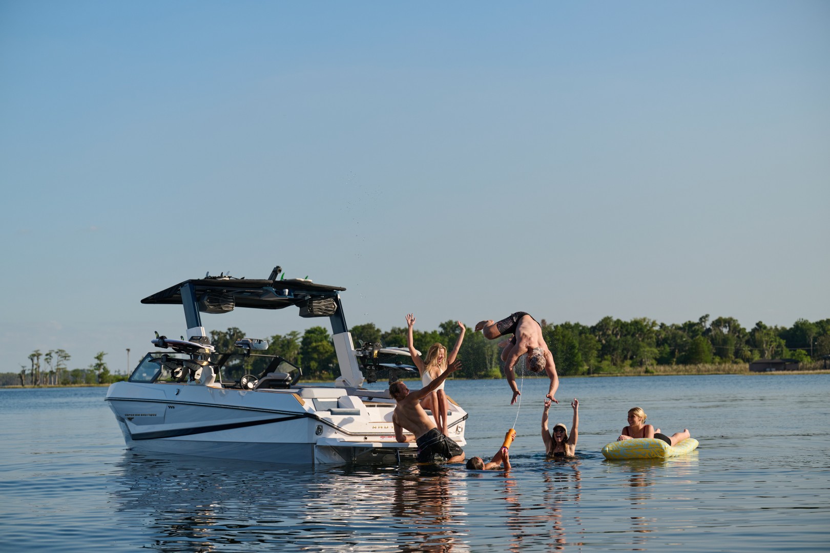 סירת וייקסרף/וייקבורד NAUTIQUE S25 2027 - סטרים יאכטות 
