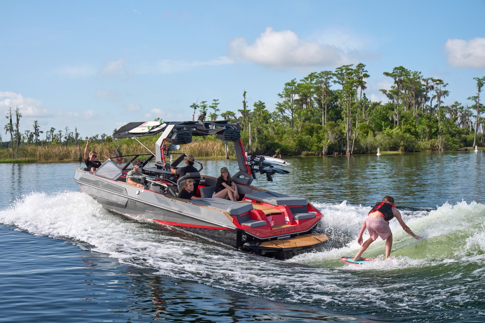 סירת וייקסרף/וייקבורד NAUTIQUE S23 2027 - סטרים יאכטות 