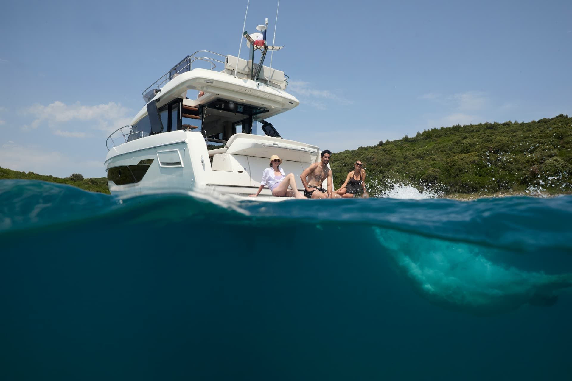 PRESTIGE F4.3- חדש - סטרים יאכטות