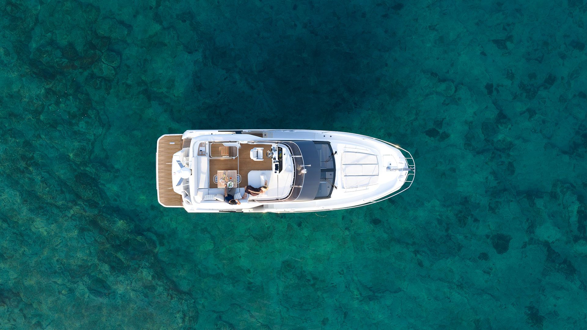 PRESTIGE F4.3- חדש - סטרים יאכטות 