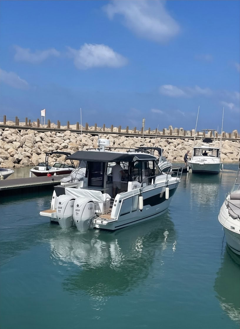 סירה יד שנייה כחדשה Jeanneau Merry Fisher 895 S2 2024 - סטרים יאכטות 