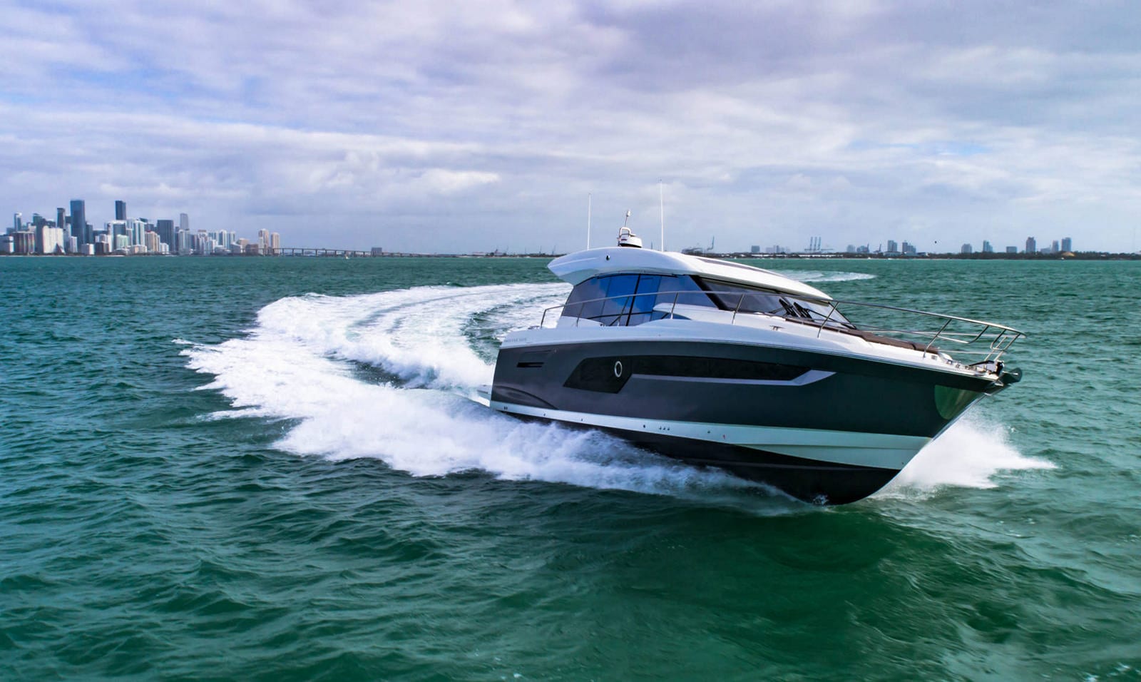 יאכטה Prestige 520 Sport - SPORT-LINE PRESTIGE 520S - Stream Yachts 