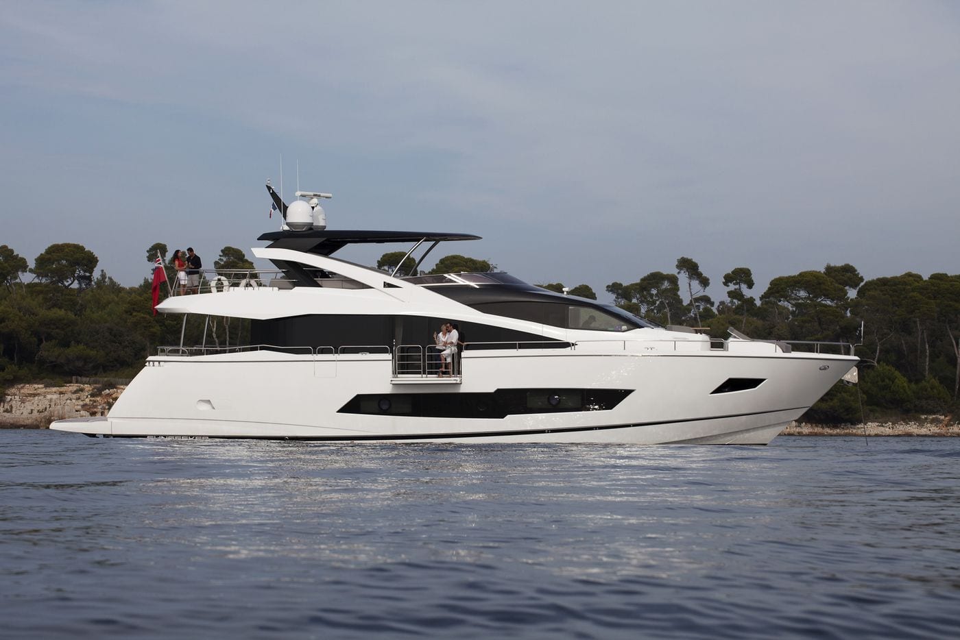 יאכטה Sunseeker Yacht 86 - סטרים יאכטות 