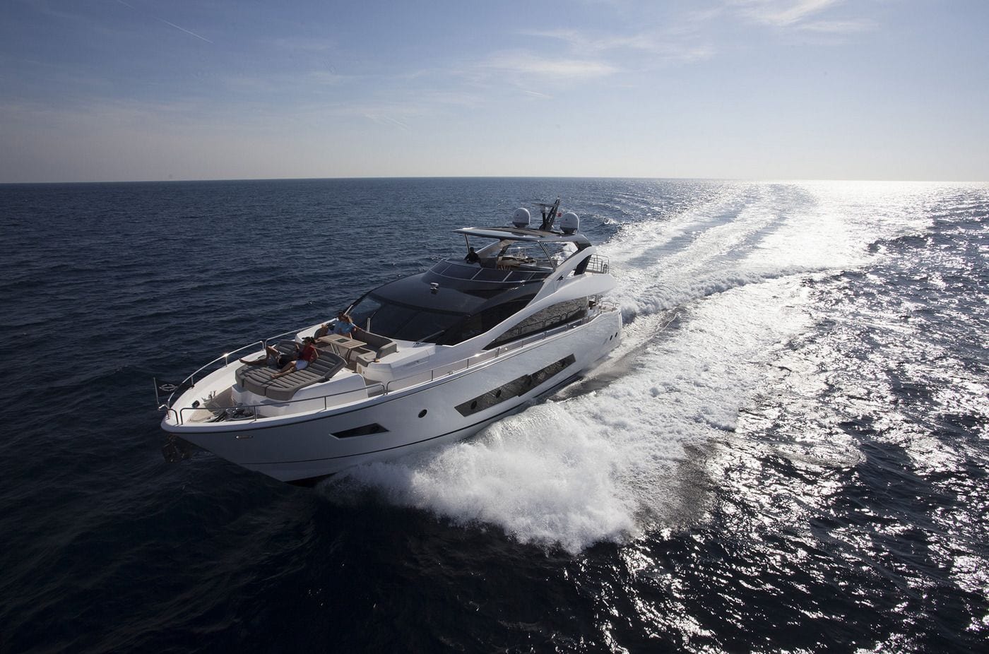 SUNSEEKER 86 YACHT - Stream Yachts