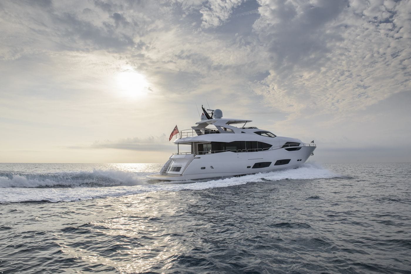 יאכטה Sunseeker Yacht 95 - סטרים יאכטות 