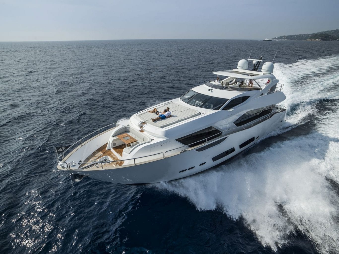 יאכטה Sunseeker Yacht 95 - סטרים יאכטות 