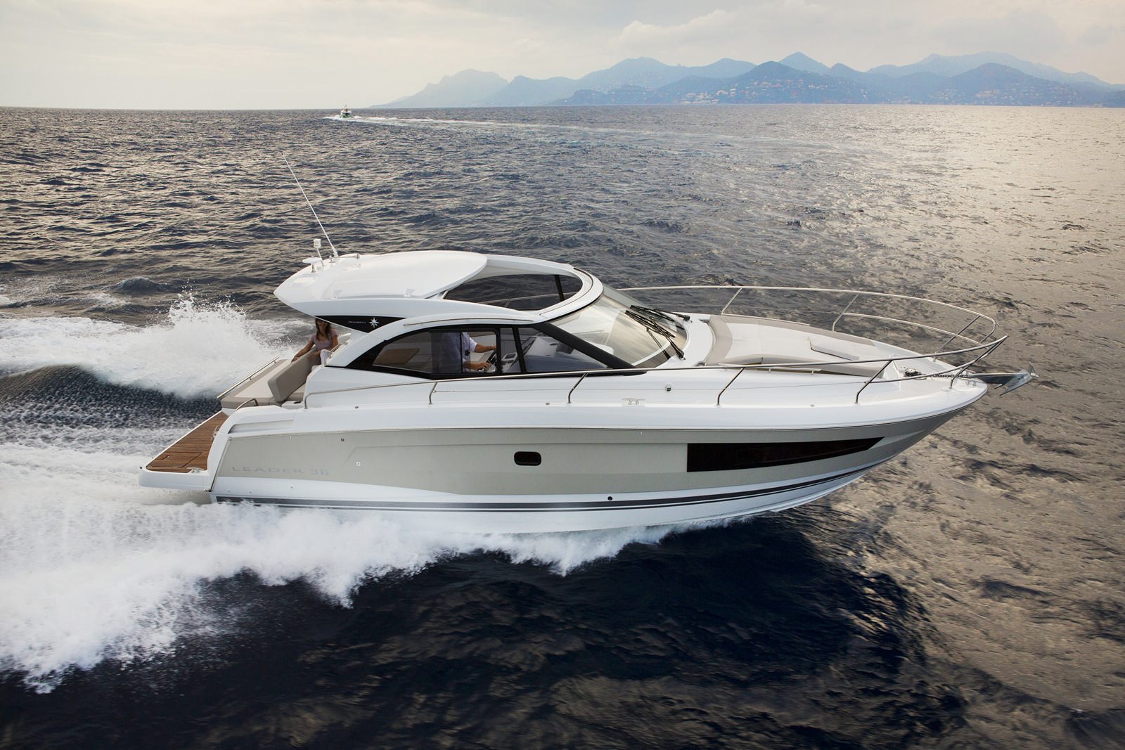 יאכטה מנועית JEANNEAU LEADER 36-סטרים יאכטות - Jeanneau LEADER 36 - Stream Yachts 