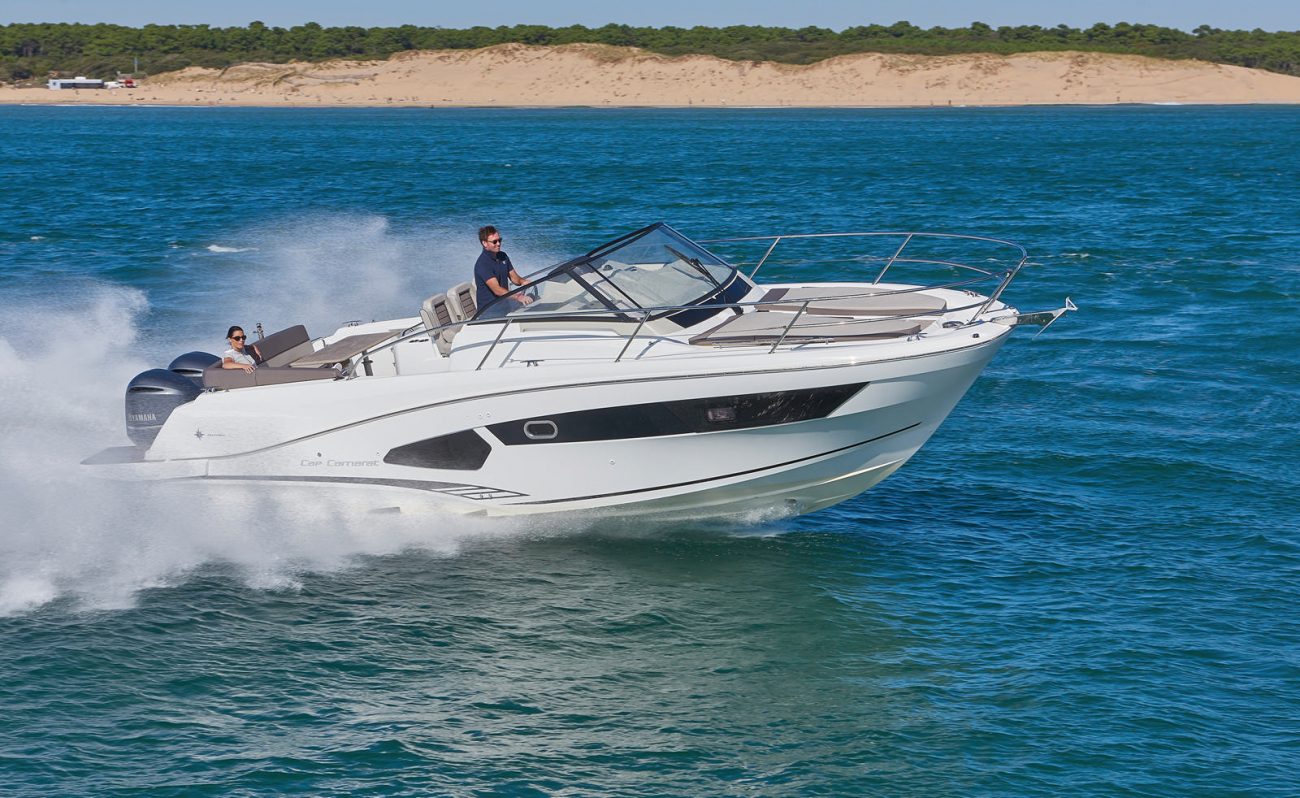 סירת מנוע JEANNEAU CAP CAMARAT 10.5WA