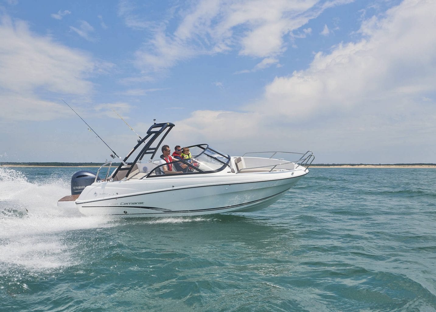 סירת מנוע JEANNEAU CAP CAMARAT 6.5BR - סטרים יאכטות