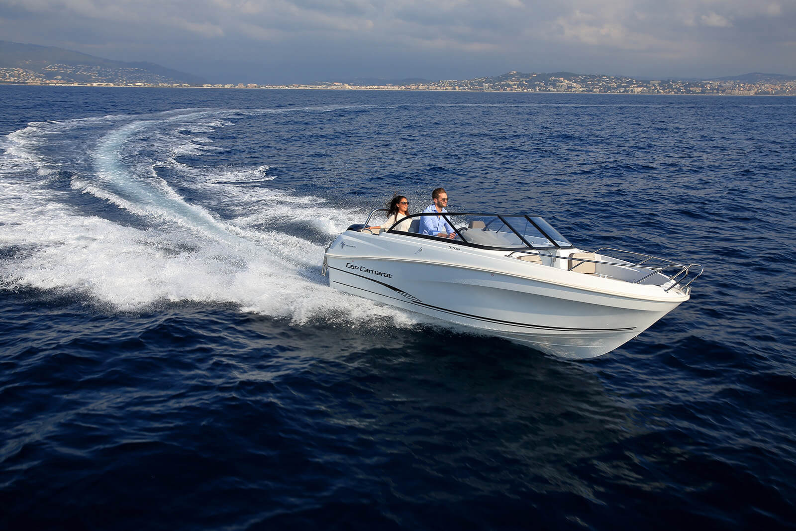 Jeanneau 5.5BR - Stream Yachts